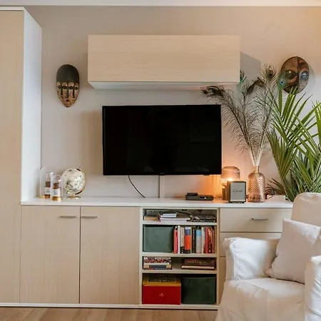 Apartment Bright Near The